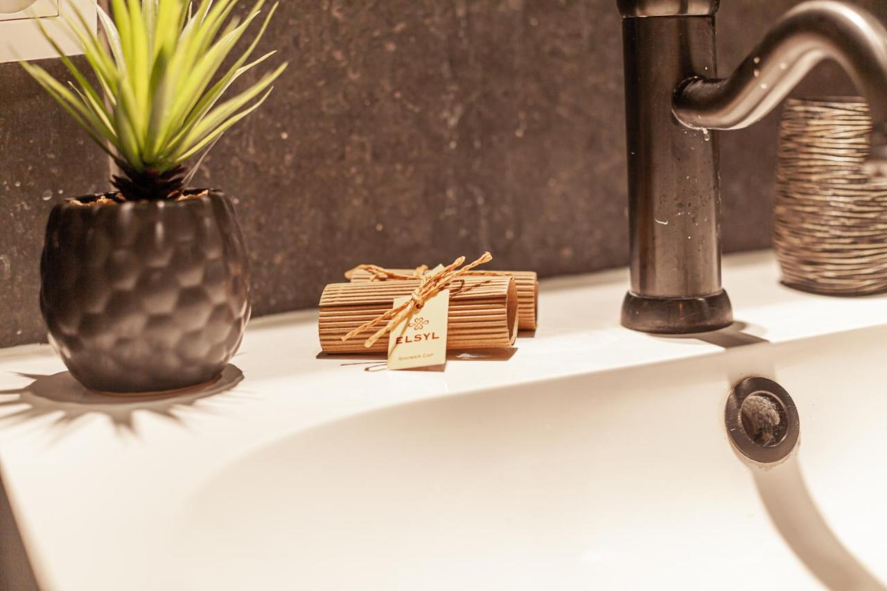 Luxury Suites Palace By Rikas Hotels Antwerpen Buitenkant foto